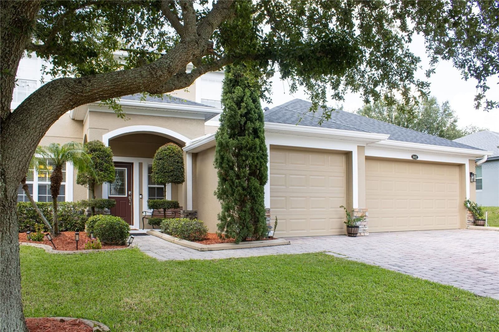 1112 GLENRAVEN