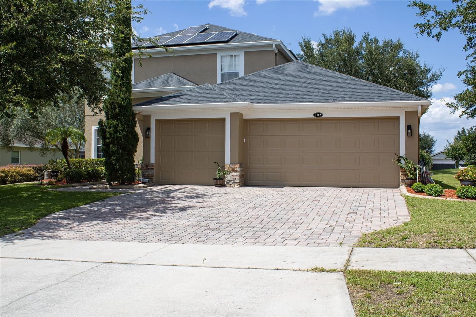 1112 GLENRAVEN