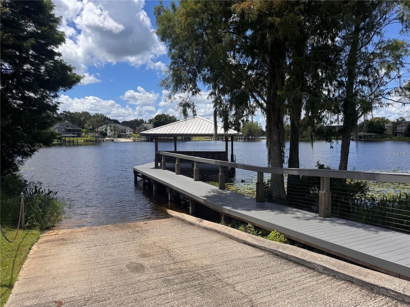 10642 CRESCENT LAKE