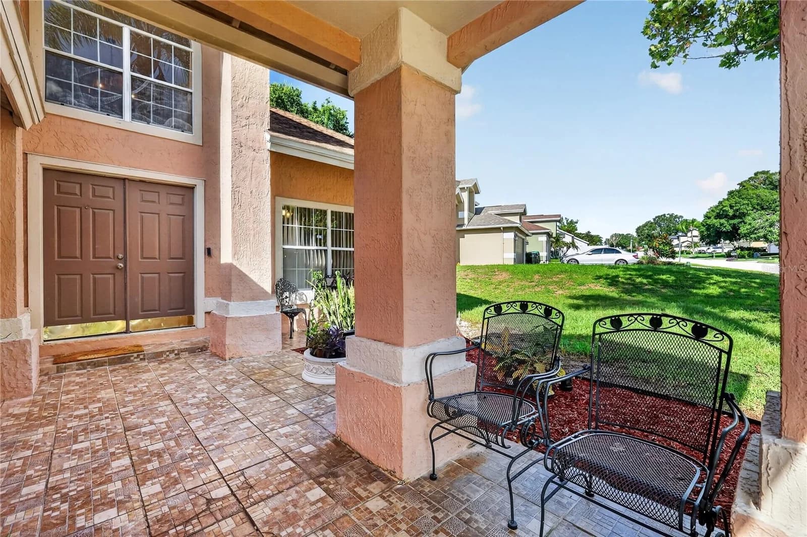 1079 SUMMER LAKES