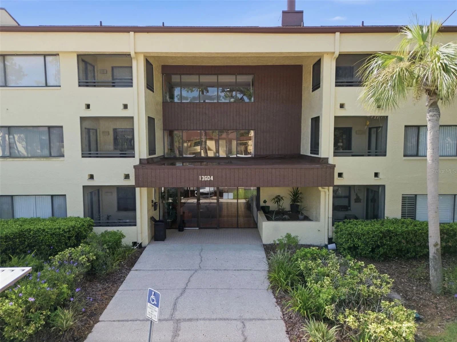 13604 VILLAGE, Tampa, FL