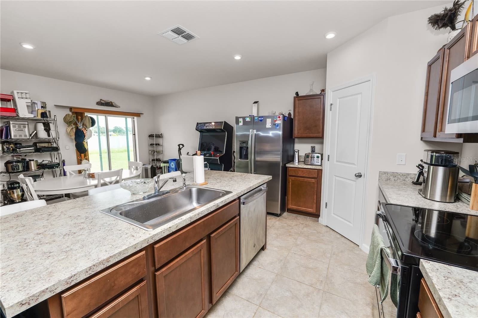 Photo 4 of 913 EAGLE ROCK