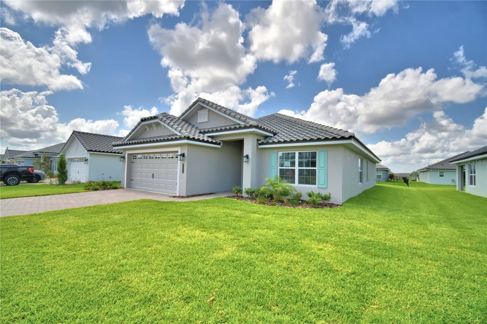 4651 GRANDVIEW GLEN