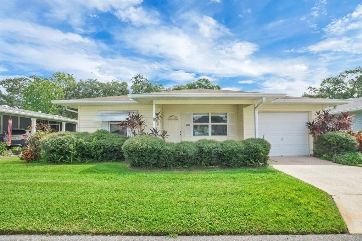 4938 COLONNADES