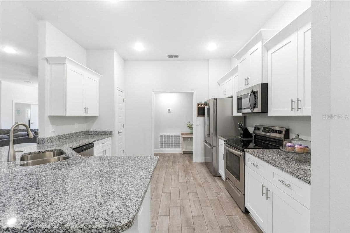 Photo 4 of 331 CRESCENT RIDGE