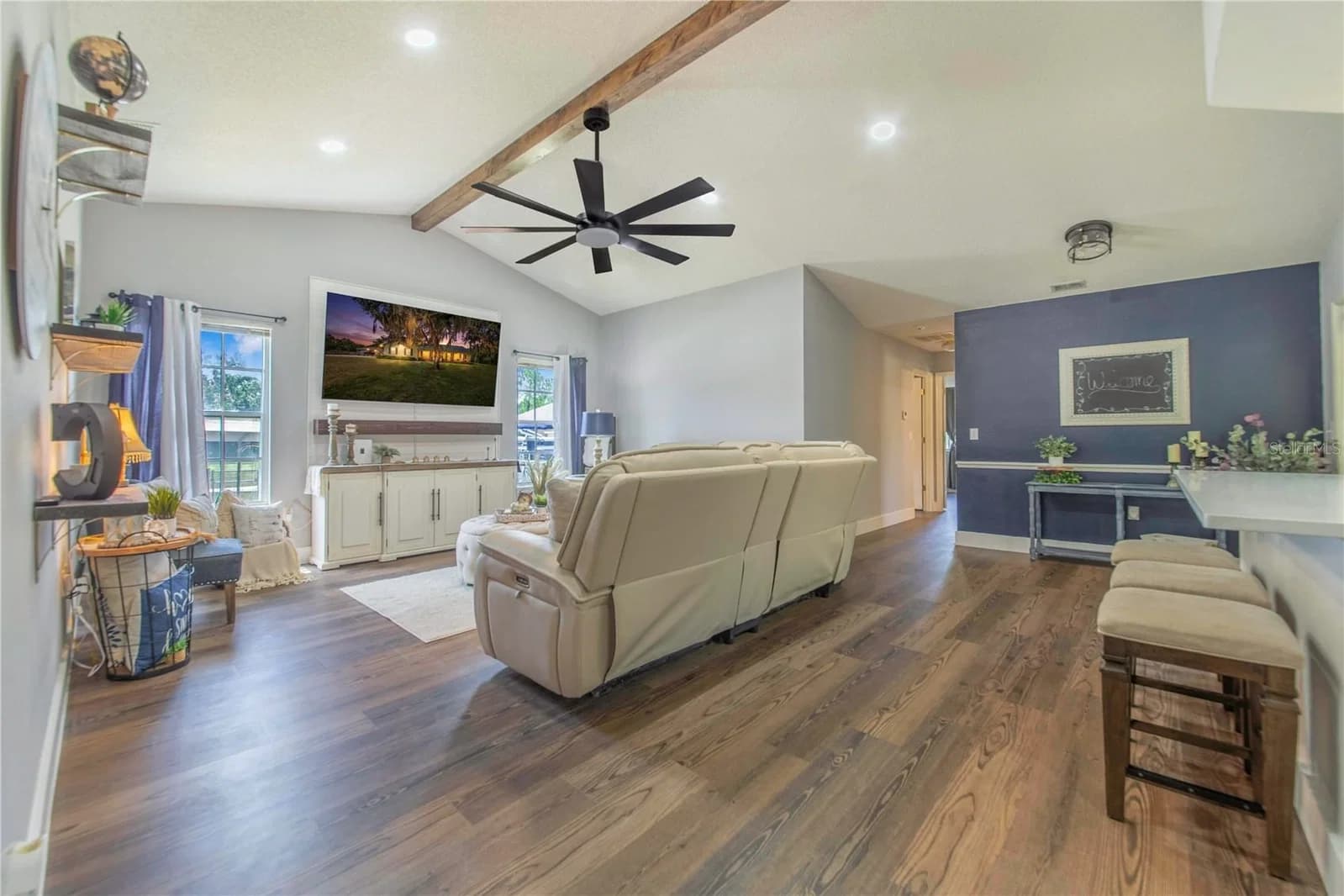 Photo 4 of 23 OAKWOOD RD