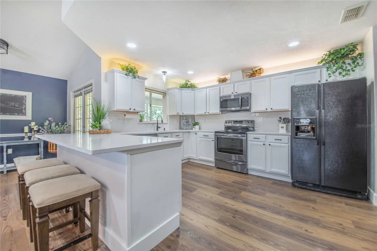 23 OAKWOOD RD