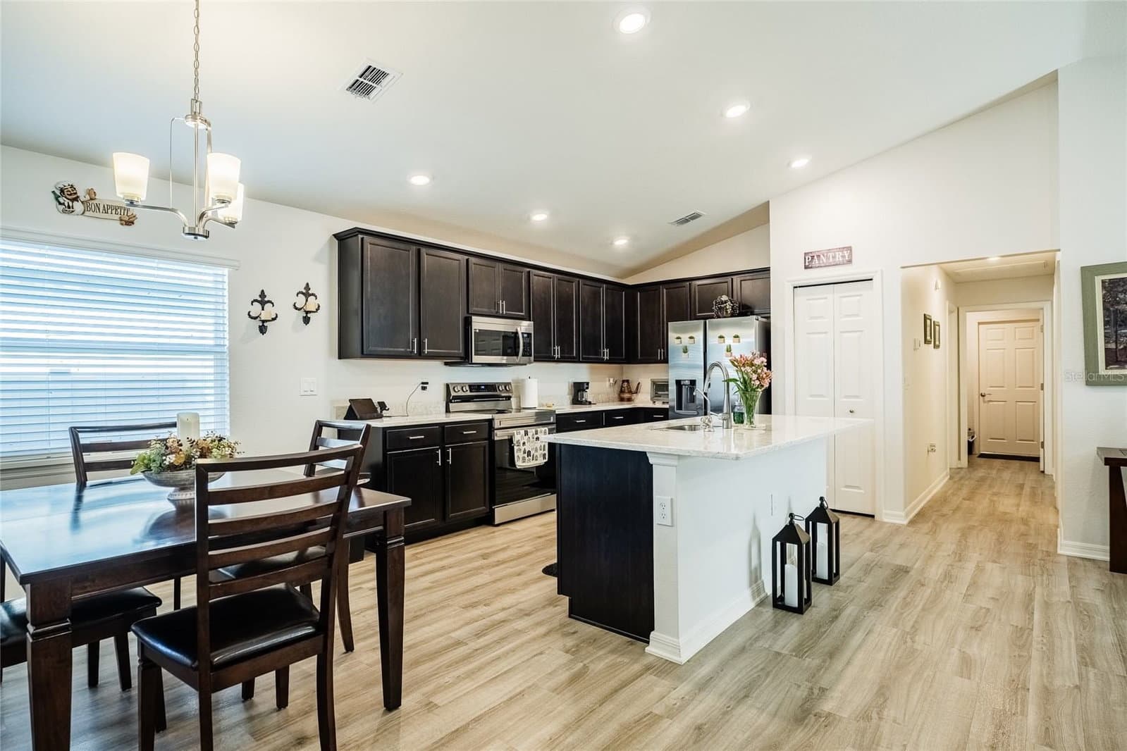 3307 COSTELLO