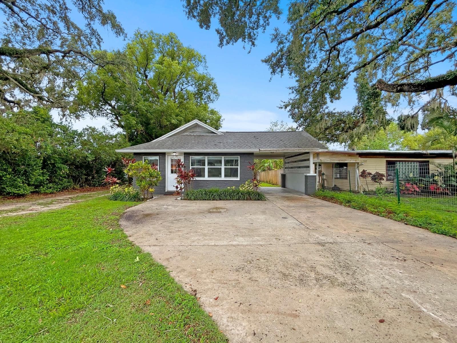 1718 LAVON