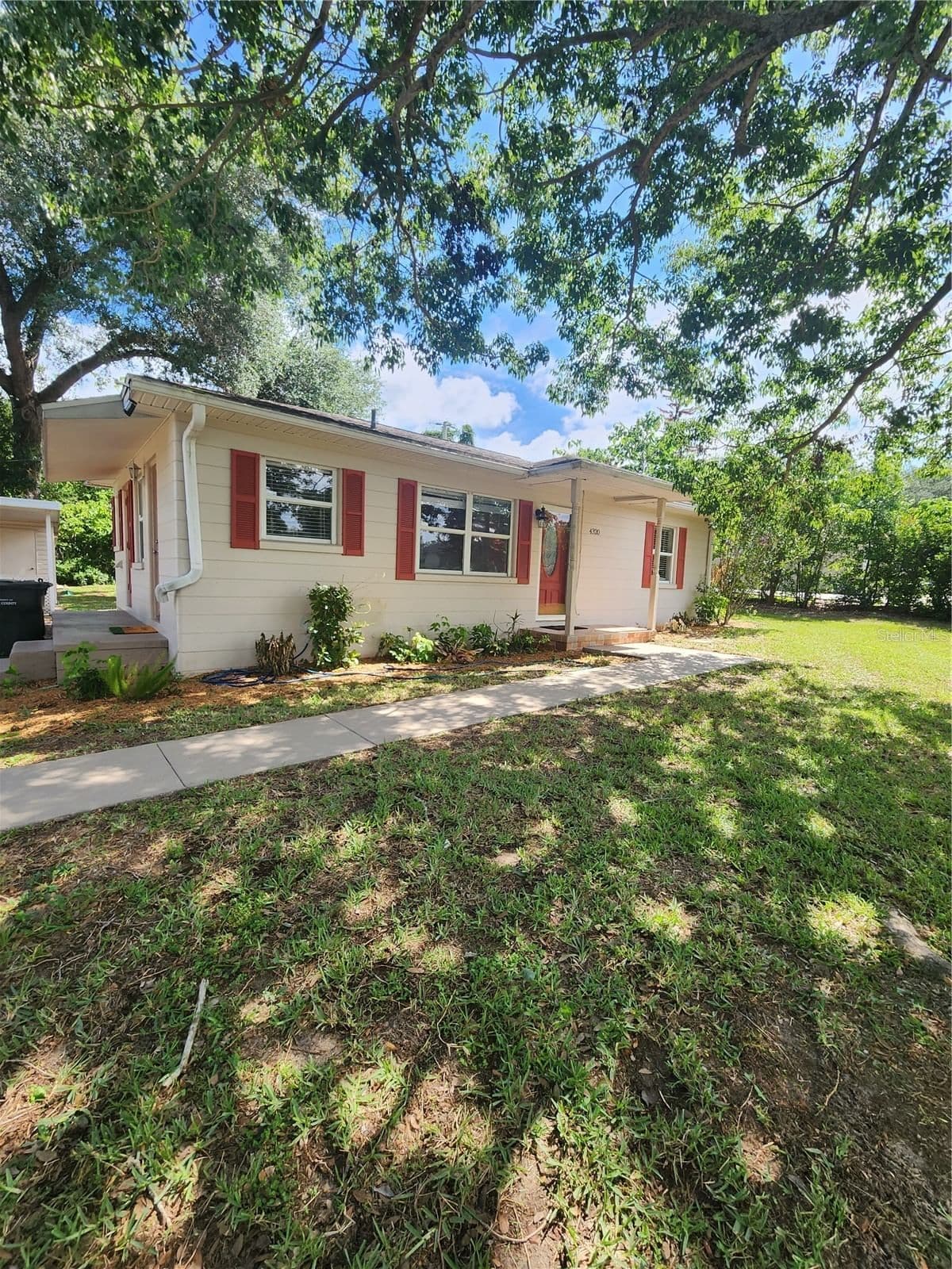 4320 HEDGE