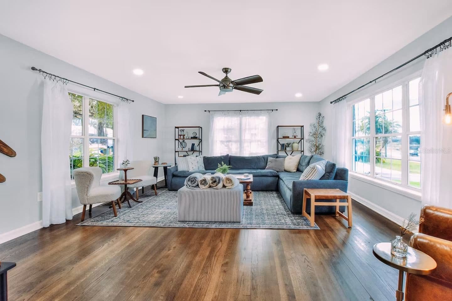 Photo 4 of 1302 LAKE ELBERT DR SE