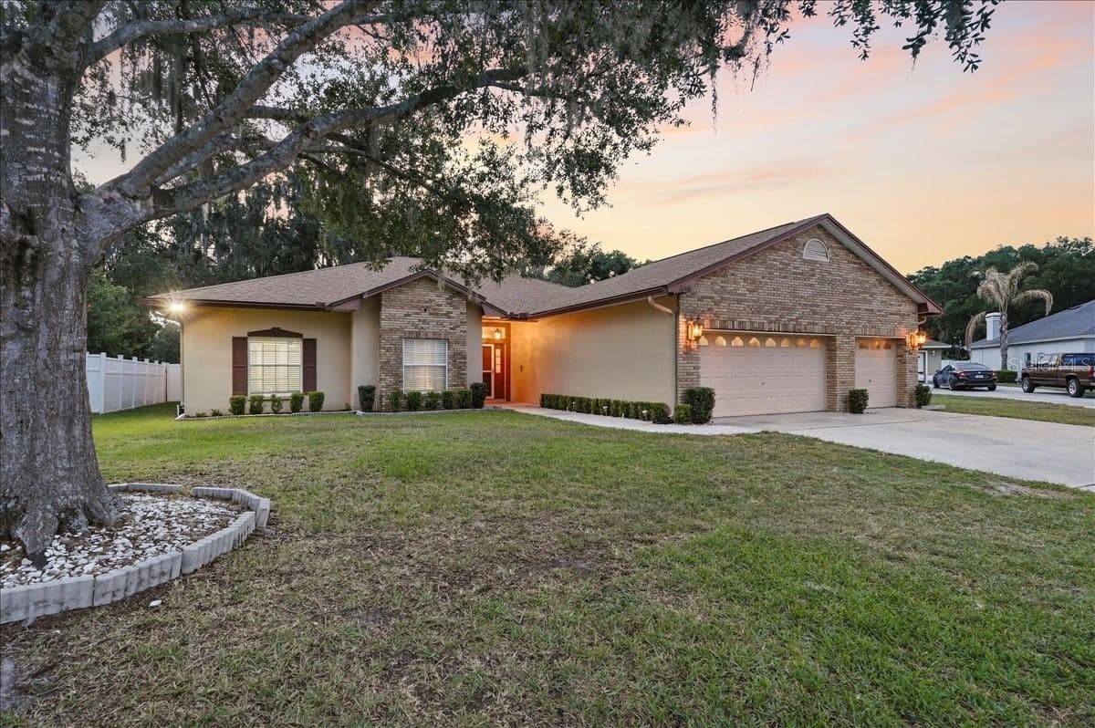 448 LAKE HARRIS