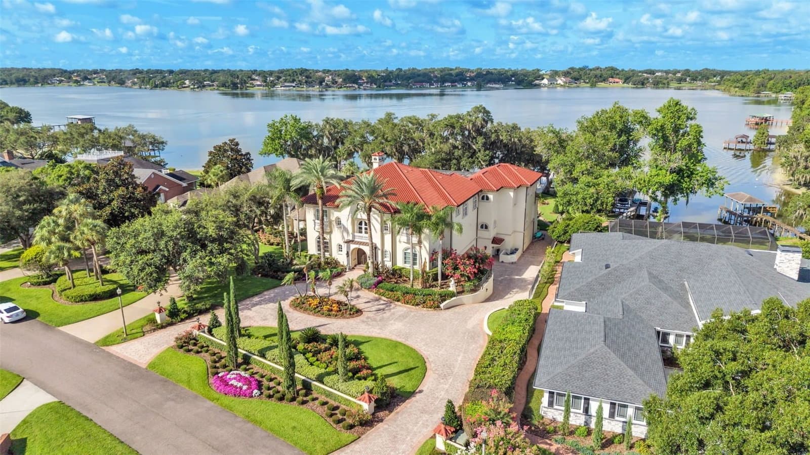 5119 LAKE IN THE WOODS