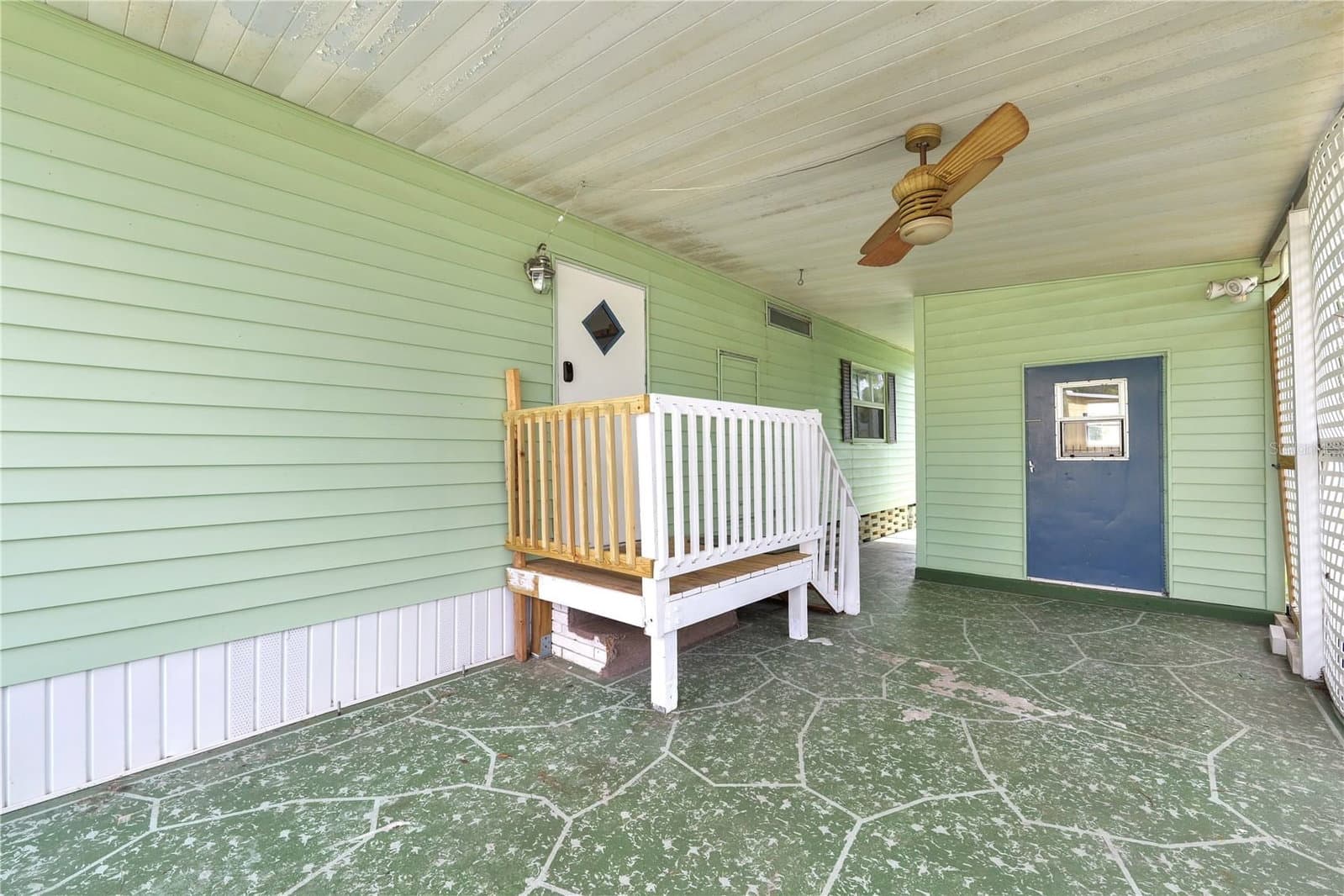 Photo 5 of 1610 REYNOLDS