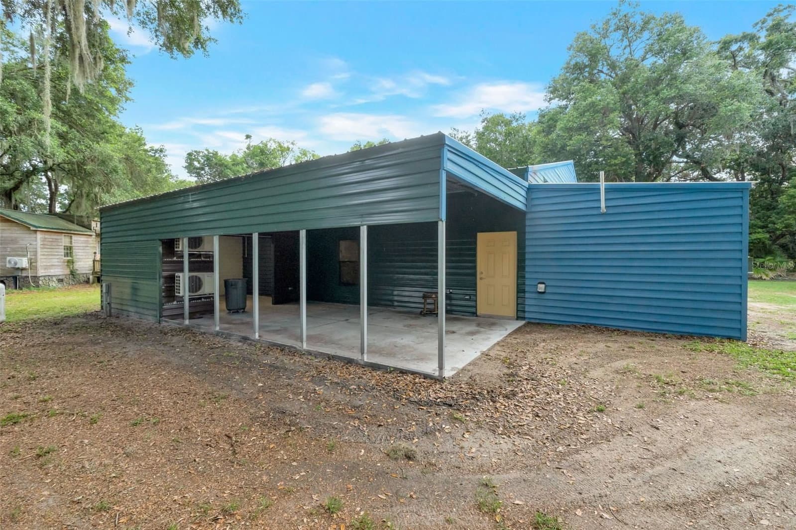 2102 OLD POLK CITY