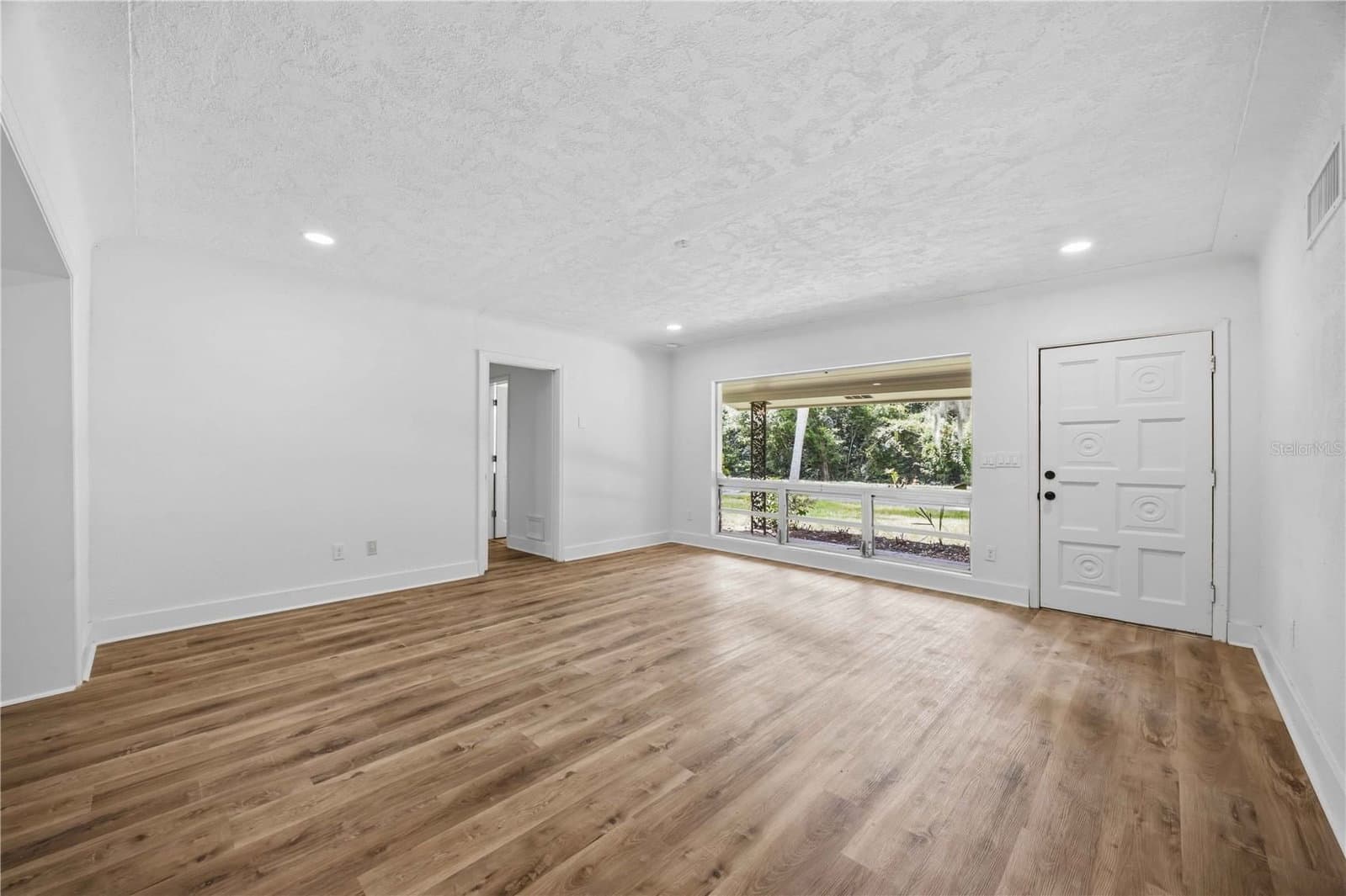 Photo 4 of 5430 TIMBERLANE