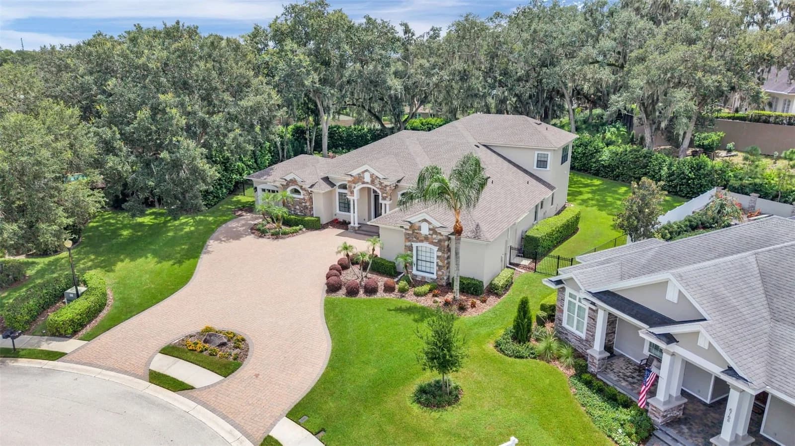 6774 CRESCENT WOODS