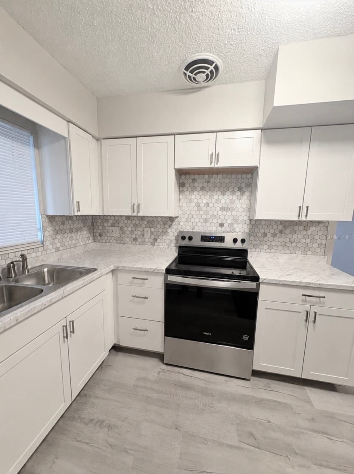 Photo 4 of 434 AVENUE D