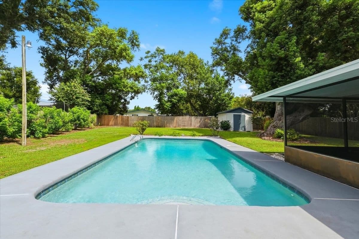 1557 LAKE SHIPP