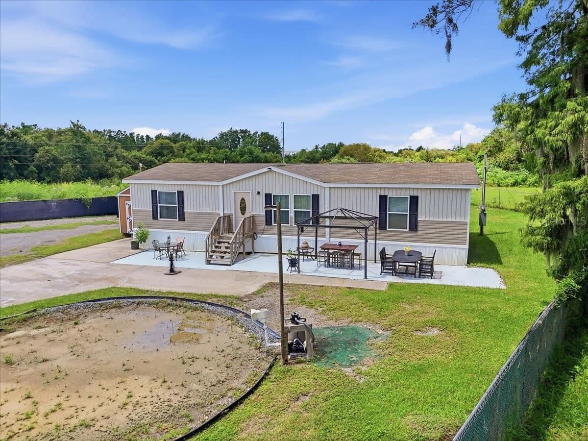 Photo 5 of 2531 DAWN HEIGHTS