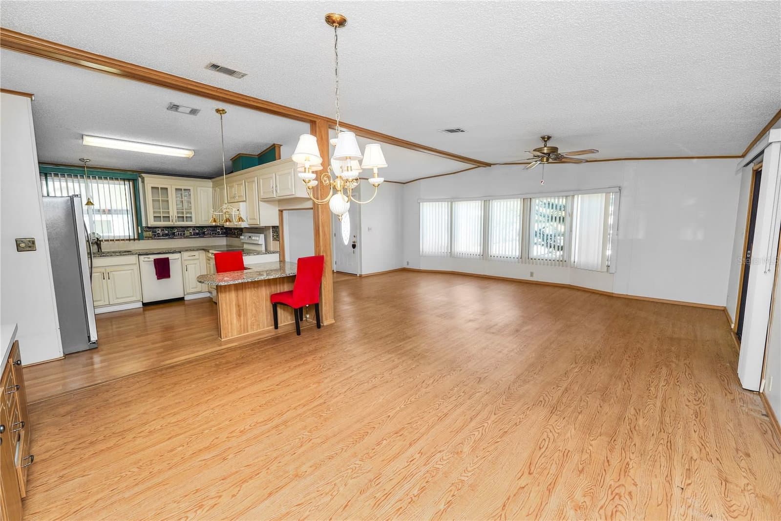 Photo 5 of 1706 FOX HILL