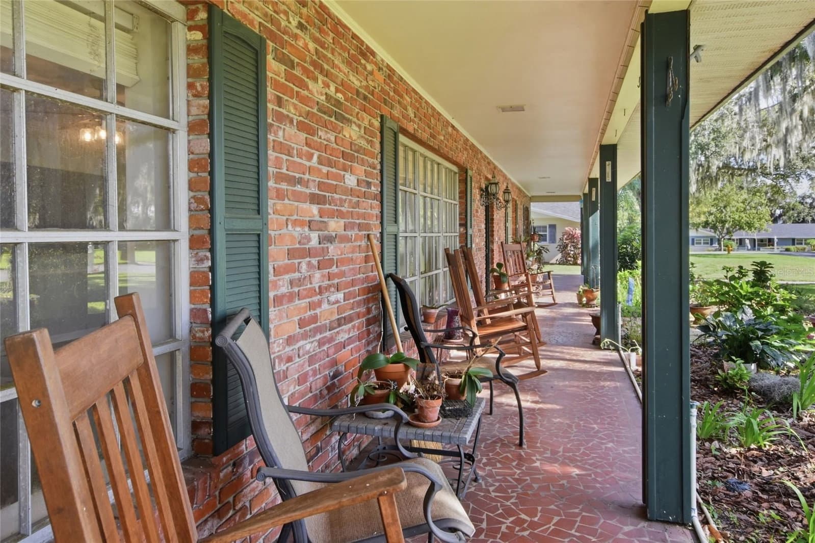 4211 FOREST HILLS