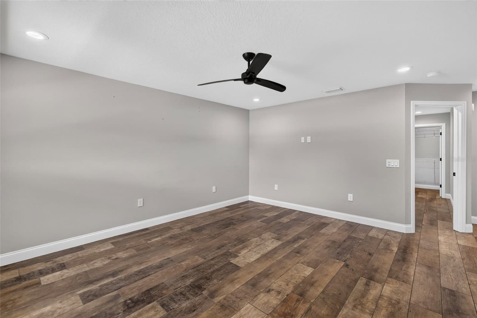 Photo 4 of 6631 THORNHILL