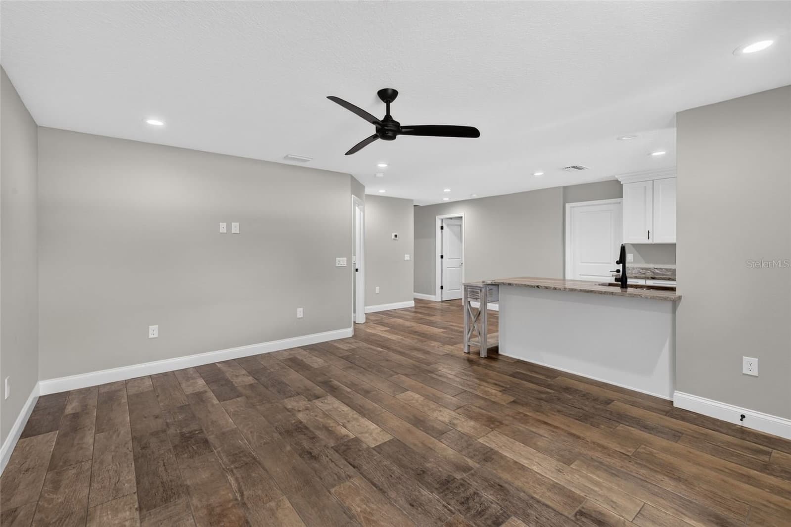 Photo 5 of 6631 THORNHILL