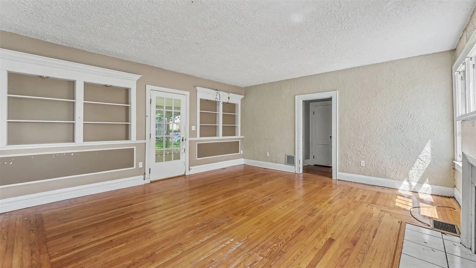 Photo 4 of 2406 FAIRMOUNT
