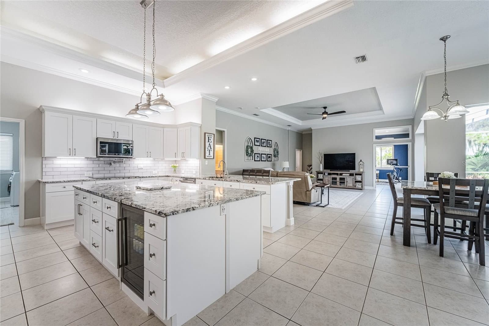 Photo 5 of 1221 VISTA HILLS