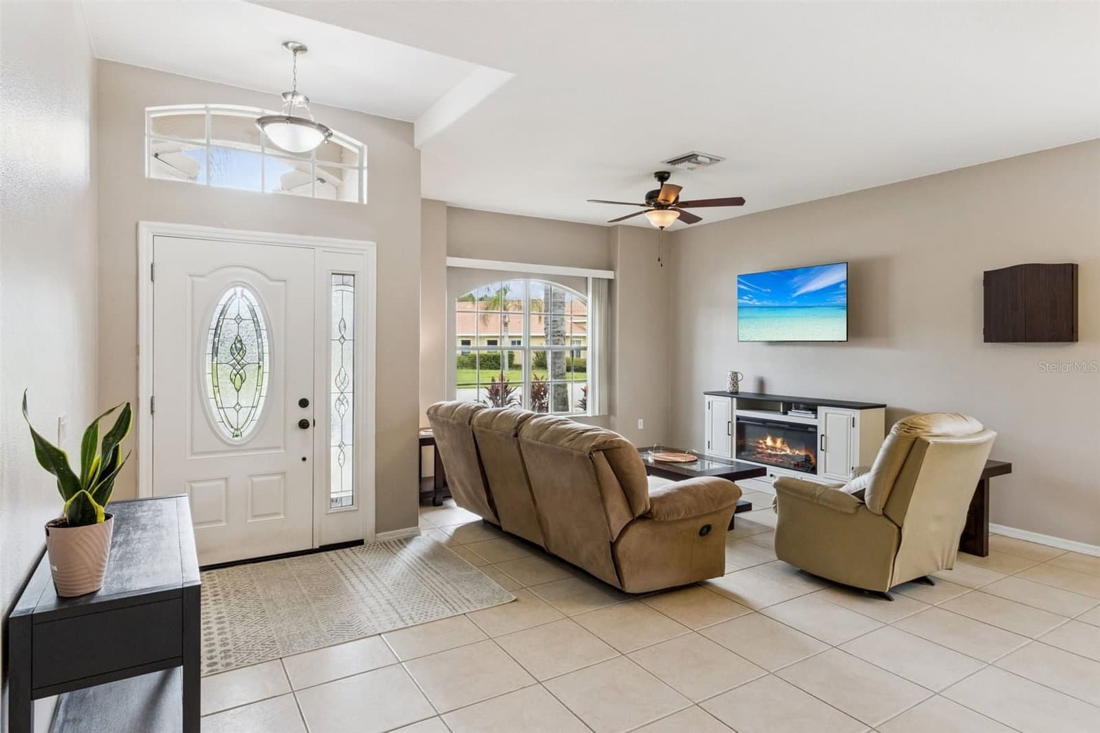 1742 ALTAVISTA CIRCLE