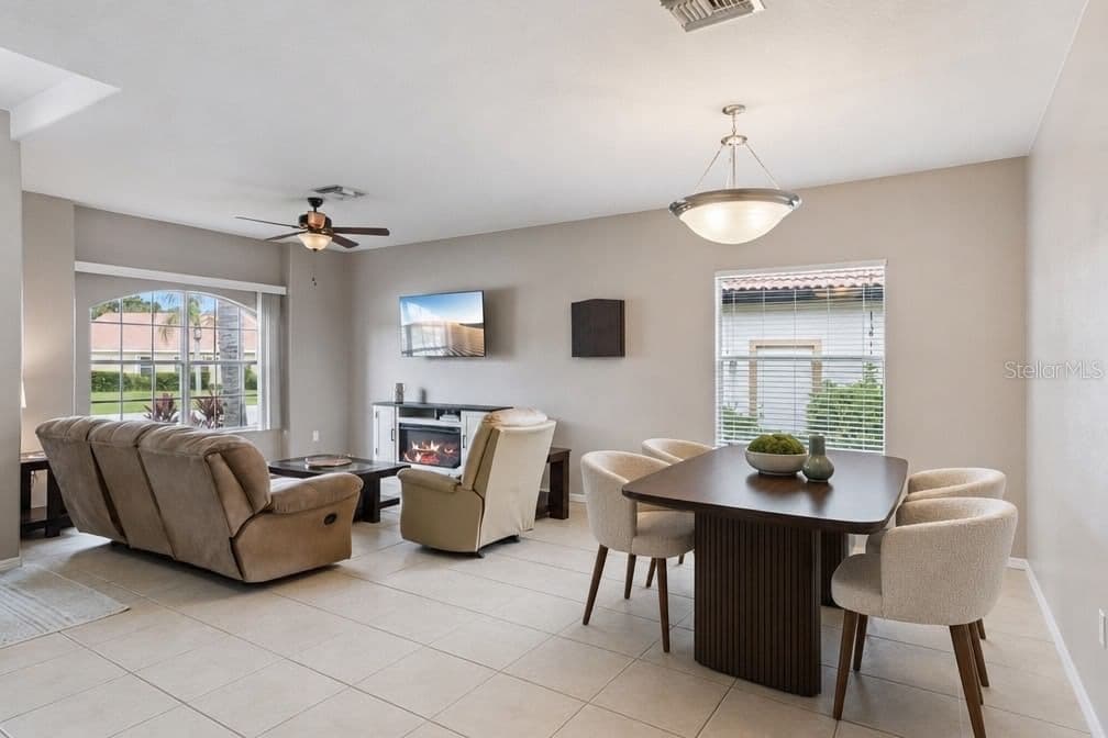 Photo 4 of 1742 ALTAVISTA CIRCLE