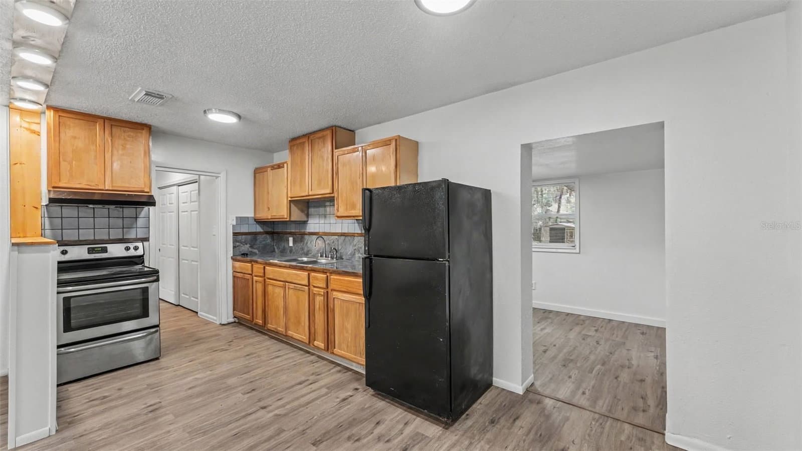Photo 5 of 5039 LAYTON