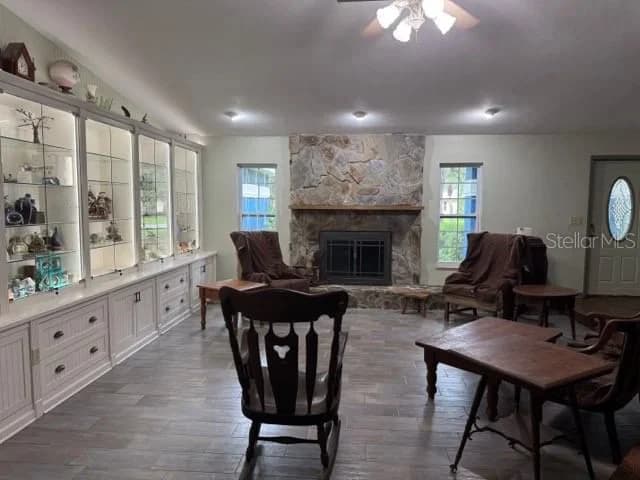Photo 5 of 1121 OLD POLK CITY