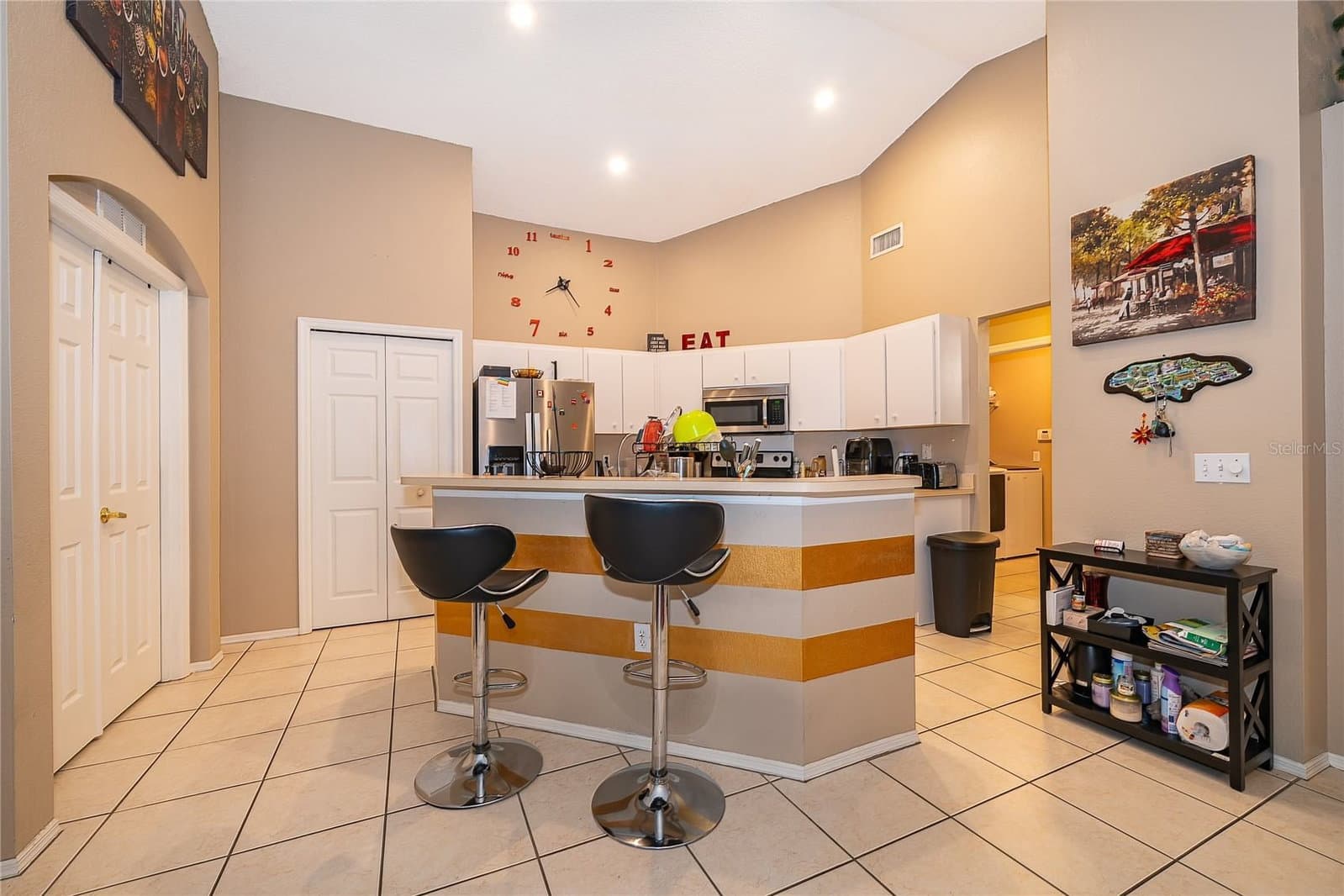 1152 VIEW POINTE