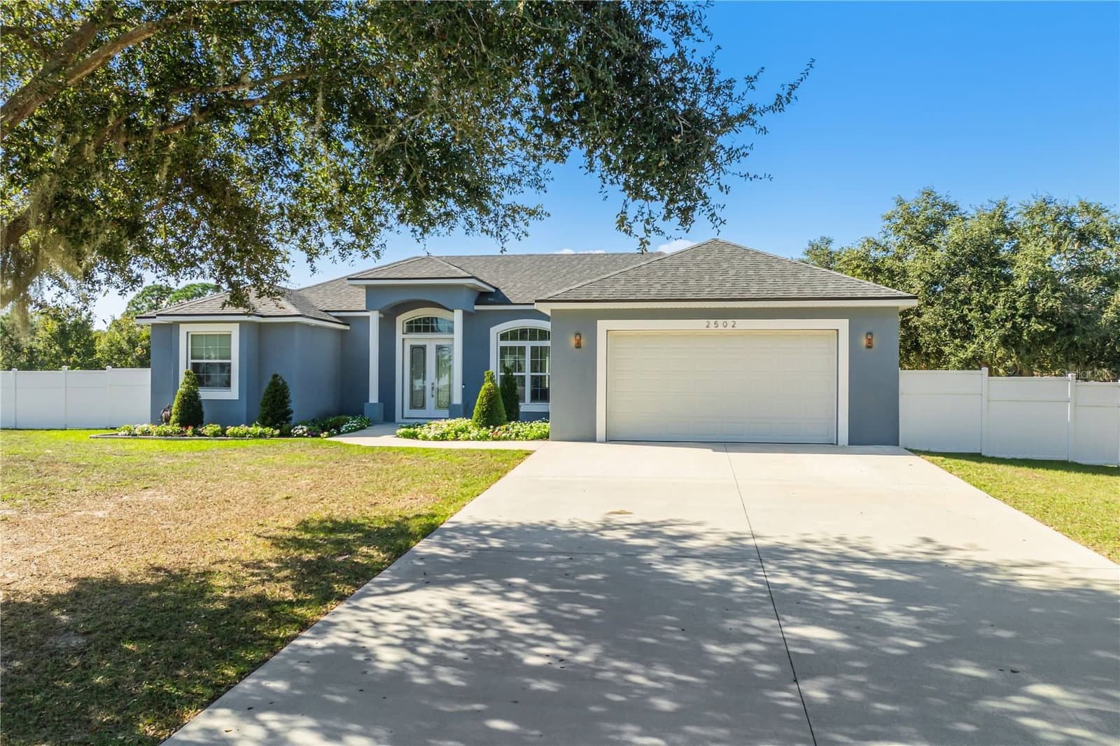 2502 LAKE FRONT
