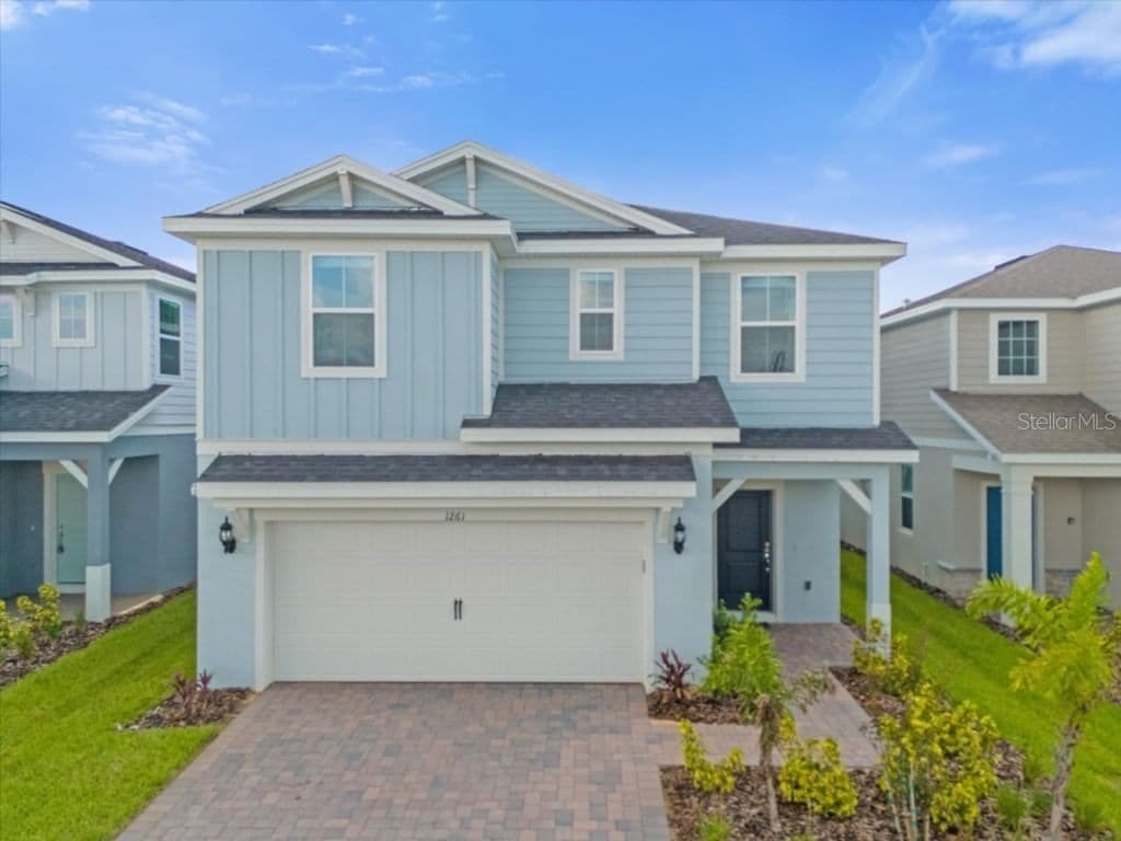 1261 EMERALD ROW