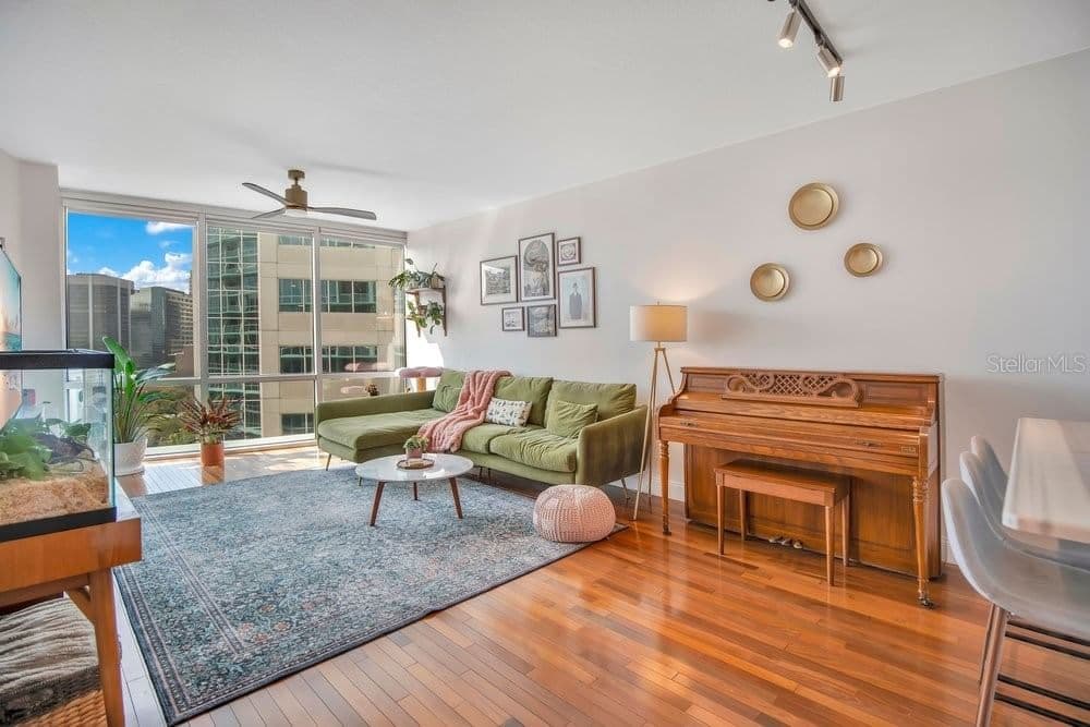 322 CENTRAL