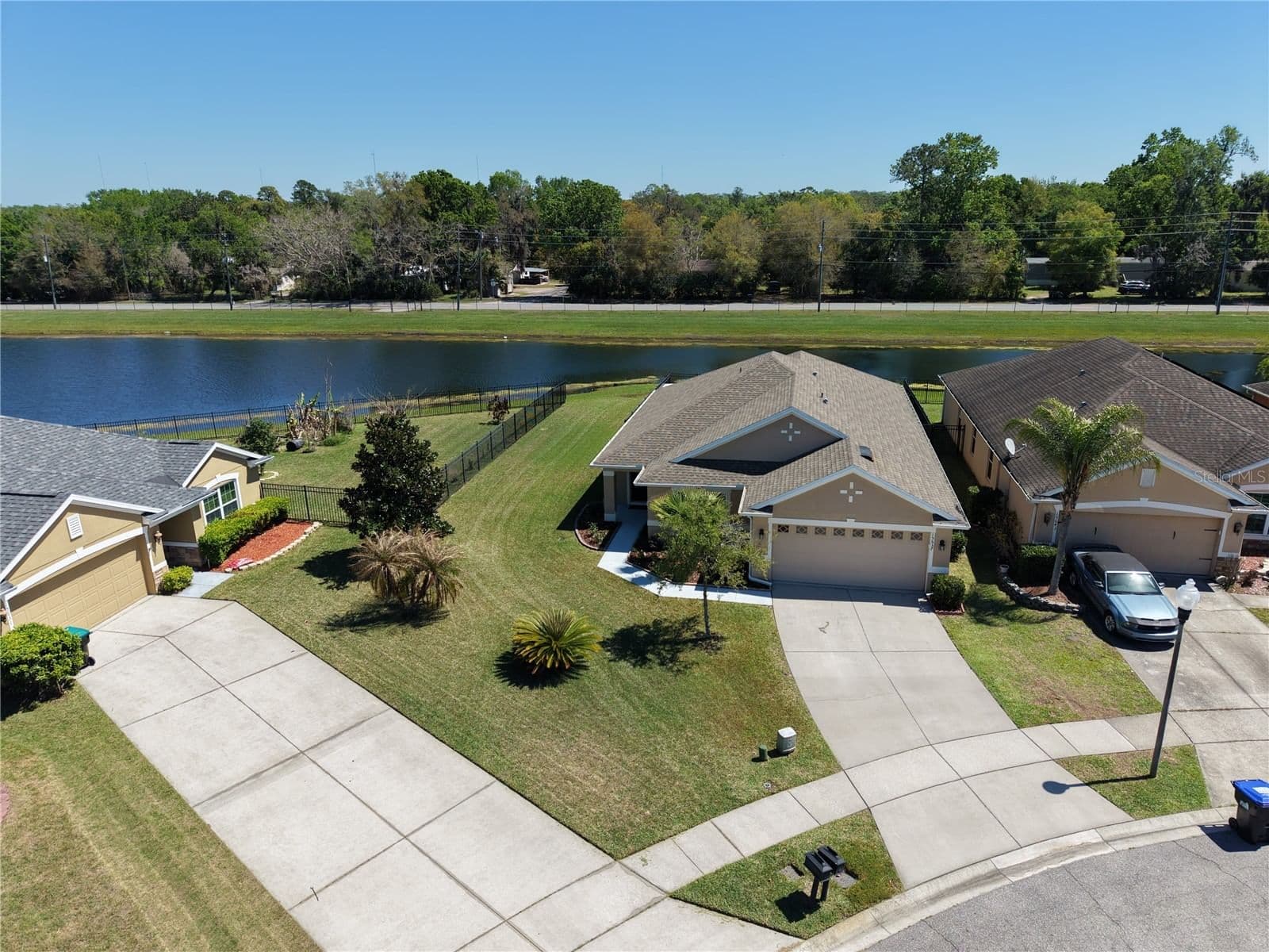 Photo 5 of 15637 CARINA DR