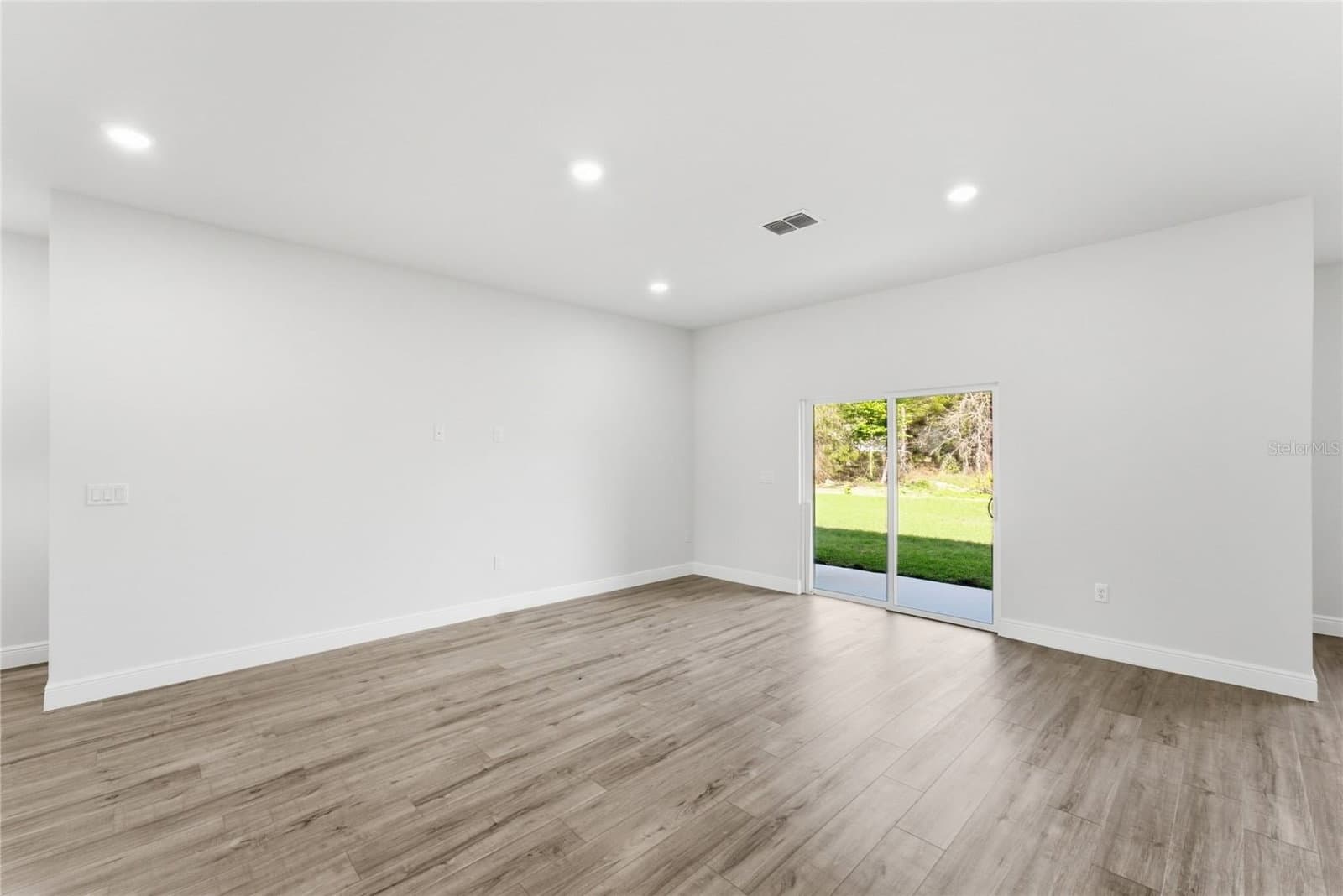 Photo 5 of 15811 59TH AVENUE