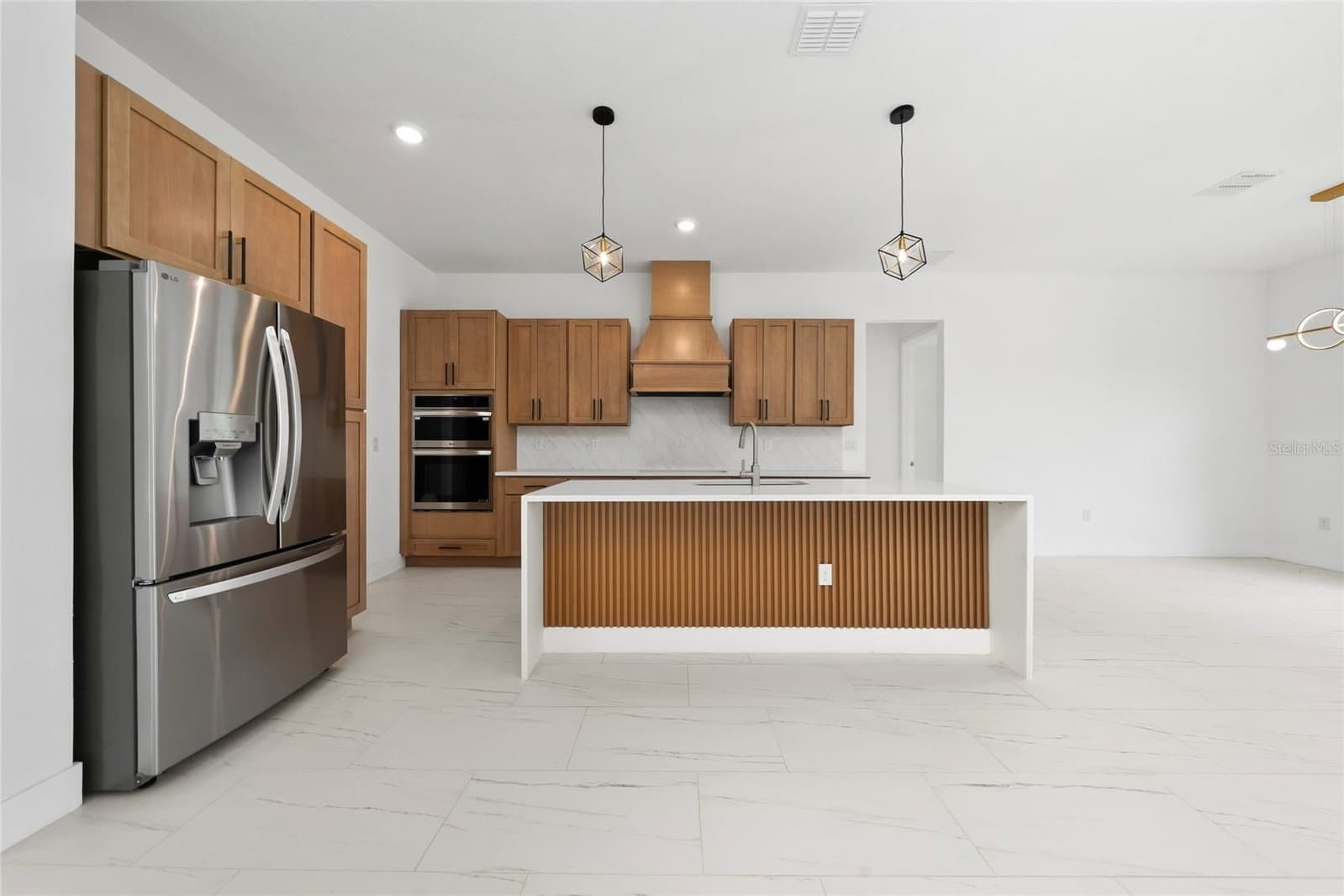 Photo 4 of 18561 SABAL