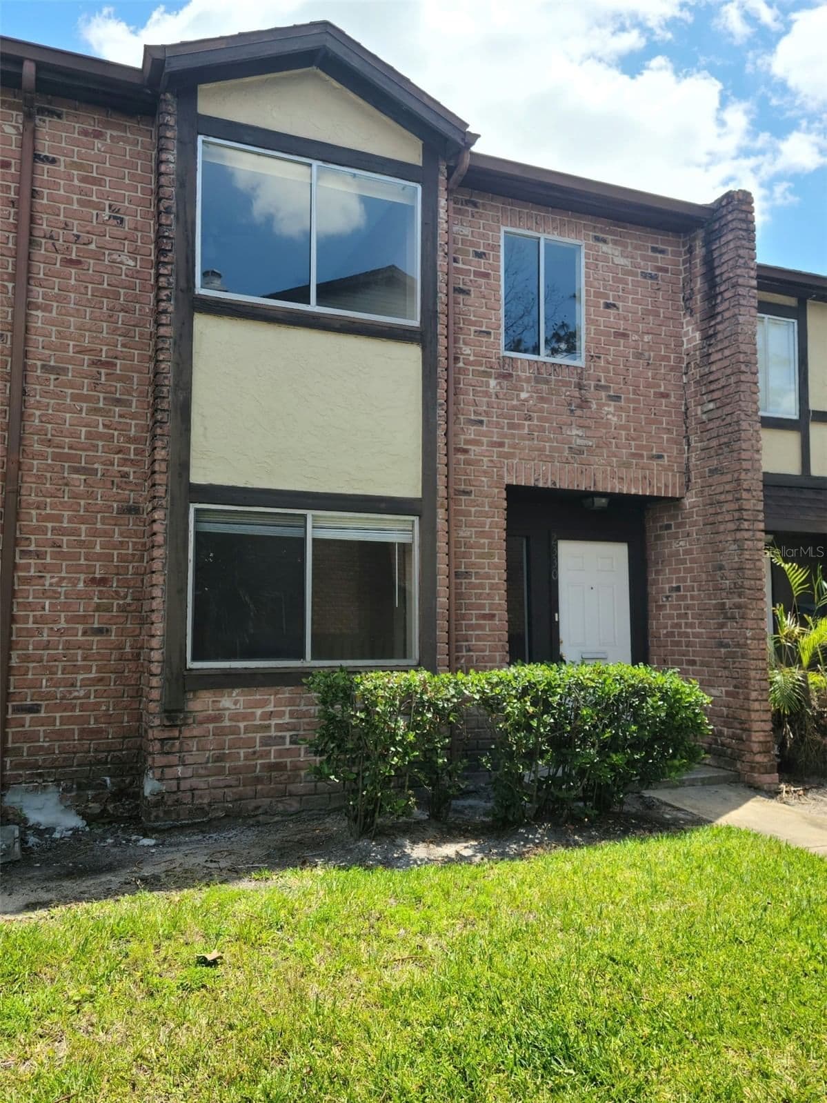 2330 HUNTINGTON GREEN CT