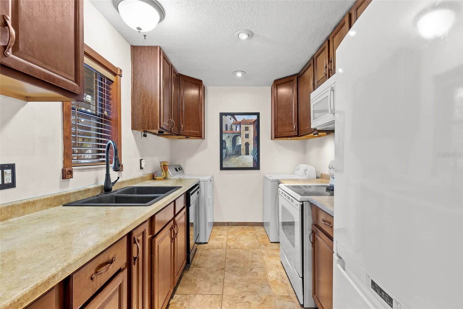 4340 AQUA VISTA