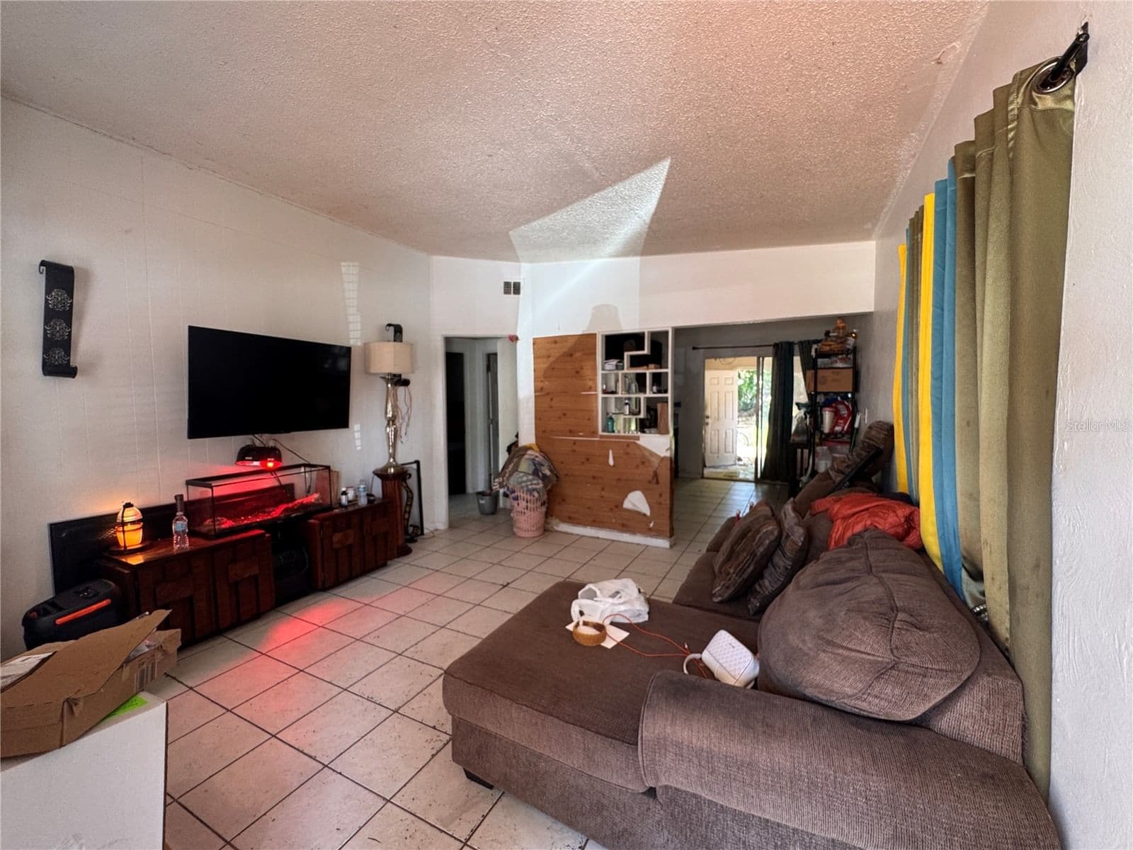 1033 COLUMBIA