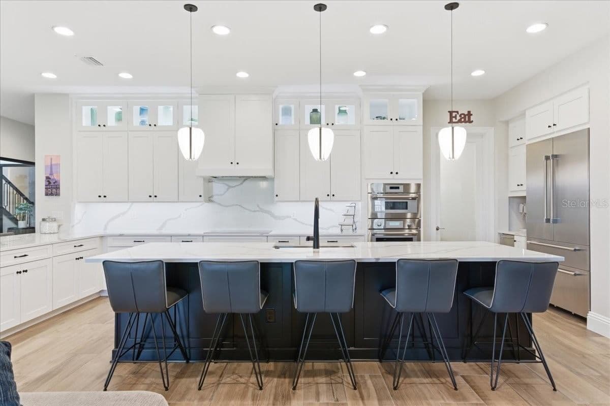 10123 BUCKLOW HILL