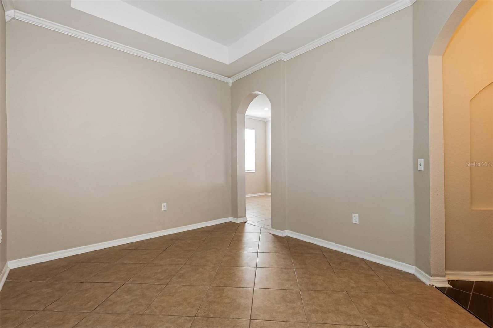 8130 WOODVINE