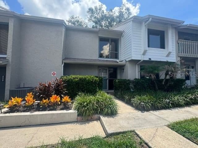 121 CROWN POINT
