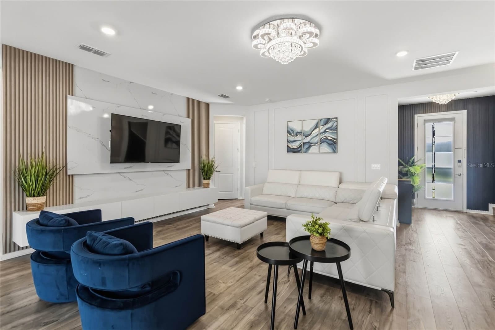 4519 LIONS GATE