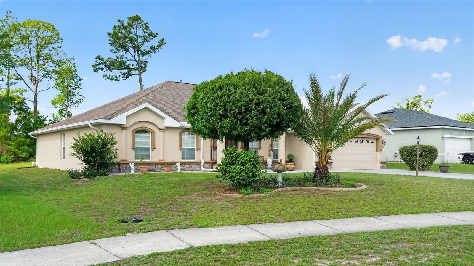 Photo 4 of 208 MARION OAKS