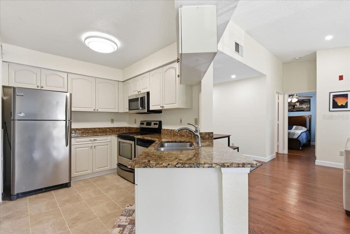 2550 ALAFAYA